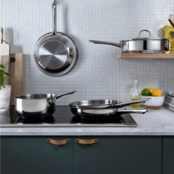 BK Hapjespan Met Deksel - Bright RVS - ø 28 Cm - Zonder Anti-aanbaklaag -Keukengerei Winkel 23f28ce08a675f8207040ca3b1b15cd04406522d BK Bri SauteP 1pc CC005749 001 Collection