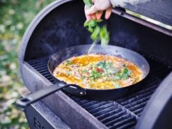 BK Koekenpan Black Steel - ø 28 Cm - Zonder Anti-aanbaklaag -Keukengerei Winkel 63b61f80f08e843f27d7571b3fc6df03c118578d BlackSteel 12 11 B93816 1