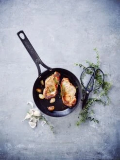 BK Koekenpan Black Steel - ø 28 Cm - Zonder Anti-aanbaklaag -Keukengerei Winkel 888eaa5860e990e4de3469dba80f7d1b4a41f656 Black steel frypan S2 1