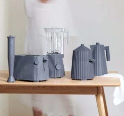 Alessi Waterkoker Plissé - Droogkookbeveiliging - Grijs - Michele De Lucchi - 1 Liter - MDL06/1 G -Keukengerei Winkel Alessi Plisse Grijs 1