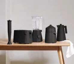 Alessi Broodrooster Plissé - 6 Standen - Zwart - Michele De Lucchi - MDL08 B -Keukengerei Winkel Alessi Plisse MDL06 07 08 09 10 B A4 3500pxl