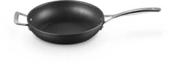 Le Creuset Sauteerpan Les Forgées TNS - ø 26 Cm / 2.7 Liter - Standaard Anti-aanbaklaag -Keukengerei Winkel LC 20190624 ZS PS FS 51101260010202 002 1
