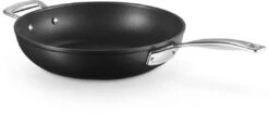 Le Creuset Sauteerpan Les Forgées TNS - ø 26 Cm / 2.7 Liter - Standaard Anti-aanbaklaag -Keukengerei Winkel LC 20190624 ZS PS FS 51101260010202 005 1