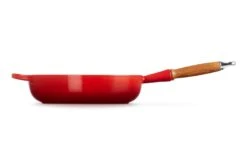 Le Creuset Hapjespan Signature - Kersenrood - ø 28 Cm / 3.6 Liter- Geëmailleerde Anti-aanbaklaag -Keukengerei Winkel LC 20210721 HL PS FS 20259280600422 003