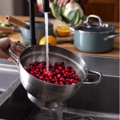 Greenpan Pannenset Met Keukenhulpjes Mayflower - 5 Delige Set -Keukengerei Winkel e4acf5a940b08fc05f042070eb3d29c51ef477de GP MAY SkyBlA BrBD Christmas Prep Lifestyle13 2018 a