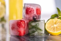 Sareva IJsblokjesvorm - 4 Grote Ijsblokjes - Siliconen - Easy Release - Herbruikbaar -Keukengerei Winkel sereva ijs sfeer 36